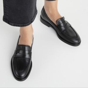 Sara Flattered Black Loafers